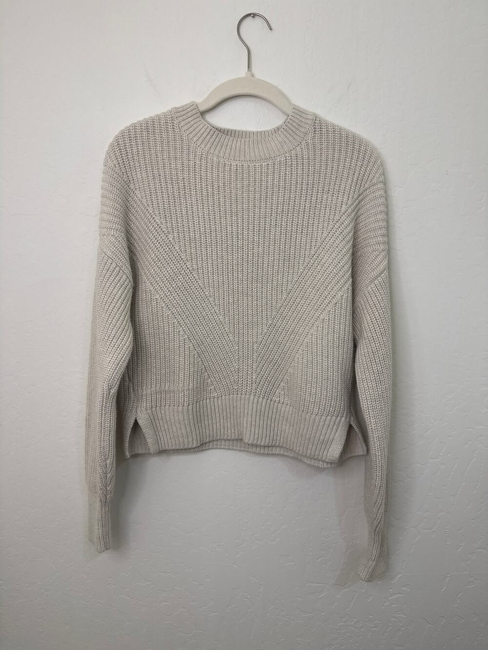 Abercrombie & Fitch Cream Ribbed Wedge Crew Chunky Knit Sweater XS Textured Knit